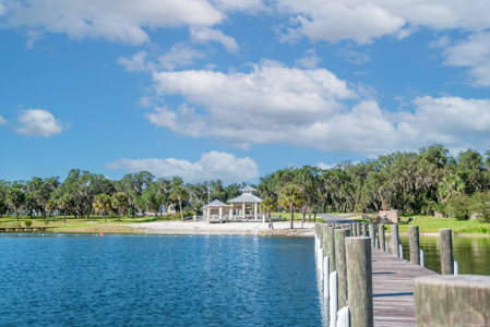 Dream Home For Sale in Kingsley Lake, Florida - image 3