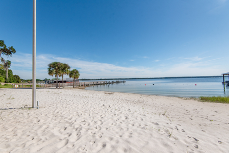 Dream Home For Sale in Kingsley Lake, Florida - image 11