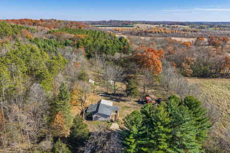 Ranch-Style Home Set on 1.34 Acres in the Town of Marcellon WI - image 32
