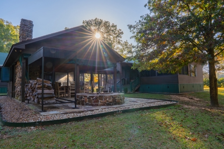 Premier Turnkey Duck & Deer Property With First Class Lodge - image 2