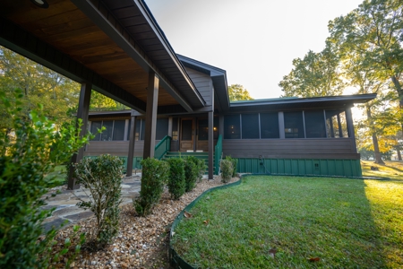 Premier Turnkey Duck & Deer Property With First Class Lodge - image 12