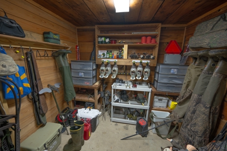 Premier Turnkey Duck & Deer Property With First Class Lodge - image 17