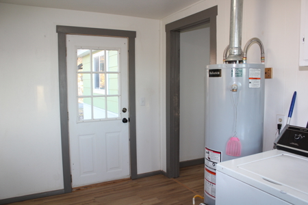 Totally Updated and Remodeled Cottage! - image 16