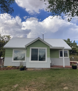Totally Updated and Remodeled Cottage! - image 1