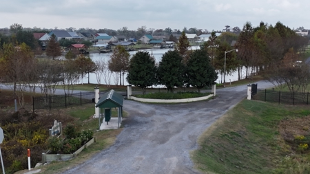 Beautiful Lake Home for Sale in North Wilderness Subdivision - image 2