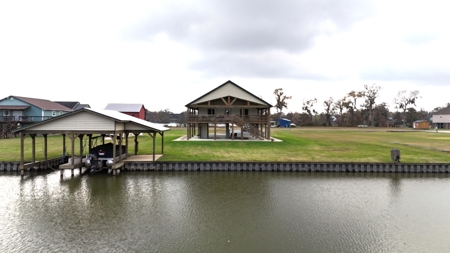 Beautiful Lake Home for Sale in North Wilderness Subdivision - image 4