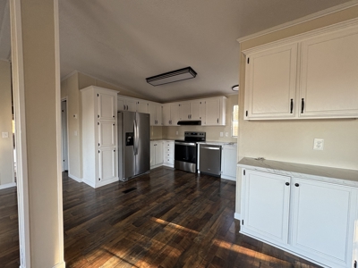 Country Home for Sale in Wayne County, Tennessee - image 11