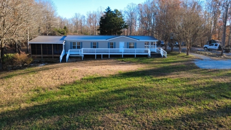 Country Home for Sale in Wayne County, Tennessee - image 1
