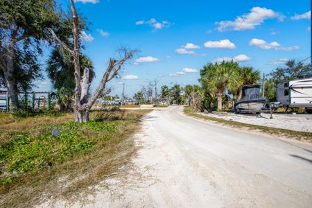 Canal Front Property For Sale on Cedar Island! - image 9