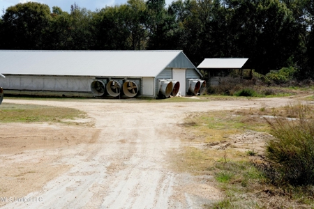 Income-Producing Poultry Farm in Silver Creek, Mississippi - image 5