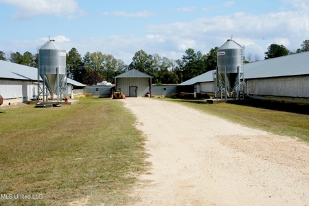 Income-Producing Poultry Farm in Silver Creek, Mississippi - image 4