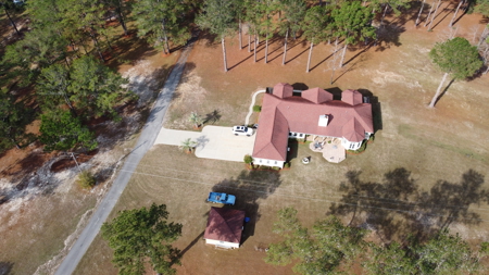 Luxury and charm all in one with acreage in Andalusia Alabama - image 5