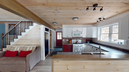 Downeast Lakefront Cottage - Robbinston, Maine - image 20