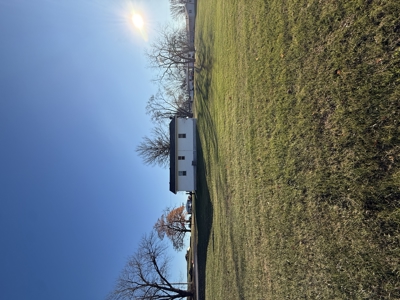 Cozy 2-Bed Ranch on Two Lots—Great Location in Mount Ayr! - image 6