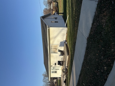 Cozy 2-Bed Ranch on Two Lots—Great Location in Mount Ayr! - image 2