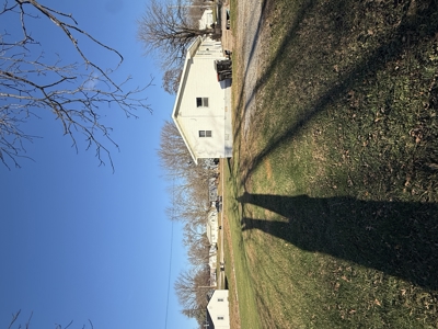 Cozy 2-Bed Ranch on Two Lots—Great Location in Mount Ayr! - image 3