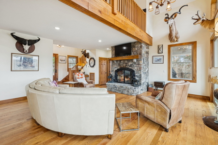 Custom-Built Home in Lake-View Community of Byrdstown, TN - image 7