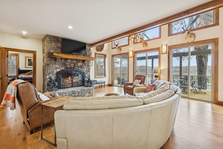 Custom-Built Home in Lake-View Community of Byrdstown, TN - image 33