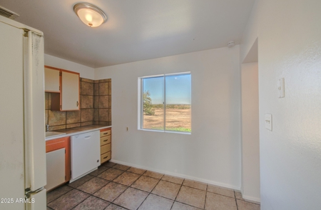 Move-In Ready 2 Bed, 2 Bath Home in Florence, Arizona - image 4