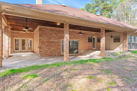 East Texas Homestead 3/3/2 Brick + Large Shop & 6.47 Wooded Acres - image 30