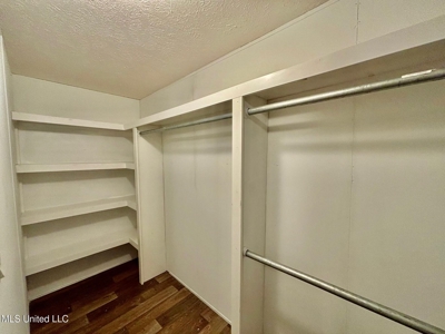 Southern Double Wide on 1.42 Acres in North Pike District - image 7