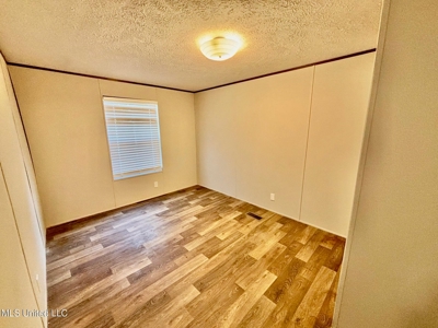 Southern Double Wide on 1.42 Acres in North Pike District - image 12