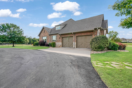 Luxury Country Estate on 26.78± Acres with Equestrian Amenities - image 5