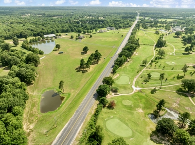 Luxury Country Estate on 26.78± Acres with Equestrian Amenities - image 7