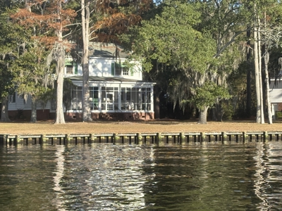 Mid-Century Beauty on the Pamlico - Washington, NC - image 1