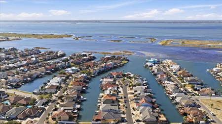 Coastal Dream Home On The Canal – Just Minutes To The Icw! - image 4