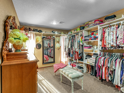 Home in ABM – Poteau, OK | 3 Bed • 2.5 Bath • Pool • Shop - image 11