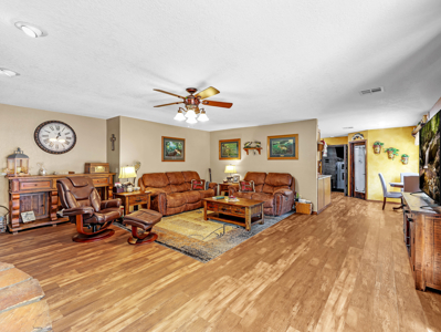 Home in ABM – Poteau, OK | 3 Bed • 2.5 Bath • Pool • Shop - image 20