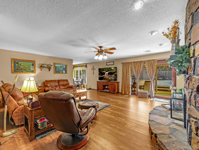 Home in ABM – Poteau, OK | 3 Bed • 2.5 Bath • Pool • Shop - image 19