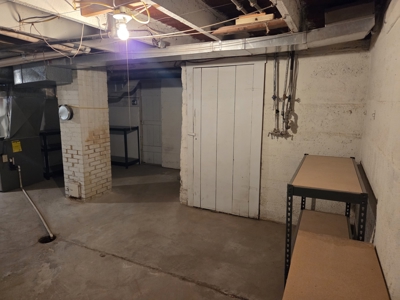 Home for Sale in Town in Moscow, Id. - image 30