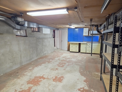 Home for Sale in Town in Moscow, Id. - image 33