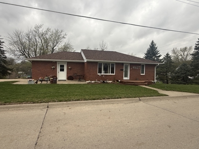Charming 1951 Brick Home on Double Lot in Mount Ayr - image 20