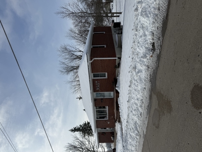 Charming 1951 Brick Home on Double Lot in Mount Ayr - image 3
