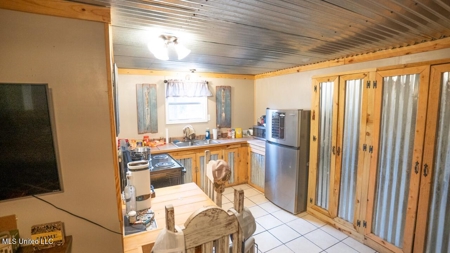 Woodville, MS - 40 Acres with Income-Producing Camp - image 34