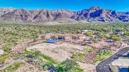 1.25-Acre Lot for Sale with Unmatched Superstition Mountain Views - image 1