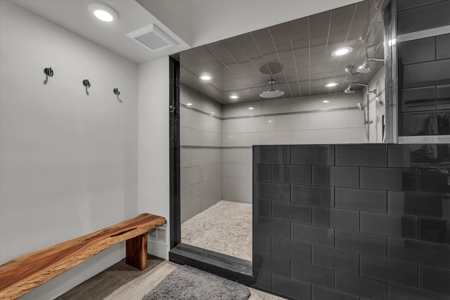 Eco-Friendly Sustainable Ranch Home near Austin on 43+/- Acres - image 10