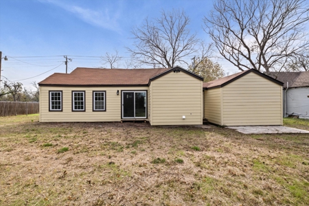 711 E Cowan Avenue Mart, TX, Modern Upgrades,  Small-Town Living - image 7