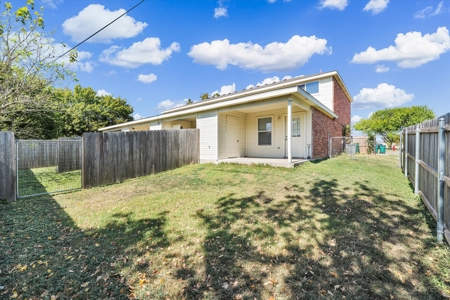 Rare Four-Unit Income Property—Strong Rental Demand - image 3