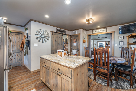 Hill Country 622-Acre Hunting & Ranch Retreat - image 7