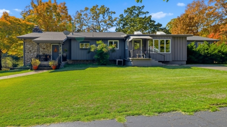 Luxury Bull Shoals Lakefront Home on 5.86 Acres with Dock & Shops - image 2