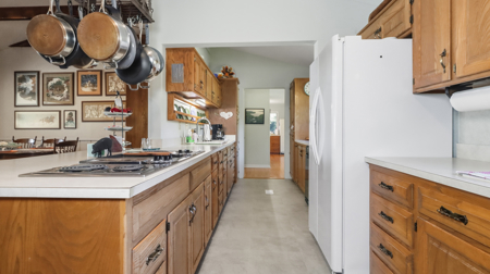 Luxury Bull Shoals Lakefront Home on 5.86 Acres with Dock & Shops - image 13