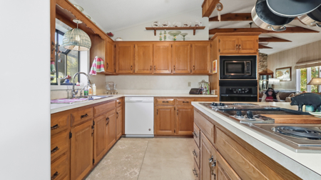 Luxury Bull Shoals Lakefront Home on 5.86 Acres with Dock & Shops - image 14