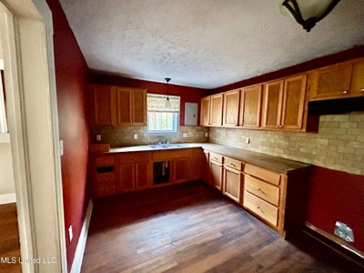 Historic Country Home For Sale on 2 Acres Silver Creek, MS - image 13