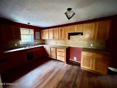 Historic Country Home For Sale on 2 Acres Silver Creek, MS - image 7