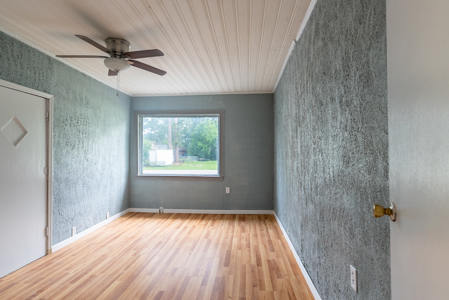 Home is located in a quiet, established neighborhood in Camilla - image 28