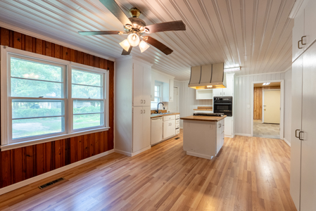 Home is located in a quiet, established neighborhood in Camilla - image 23